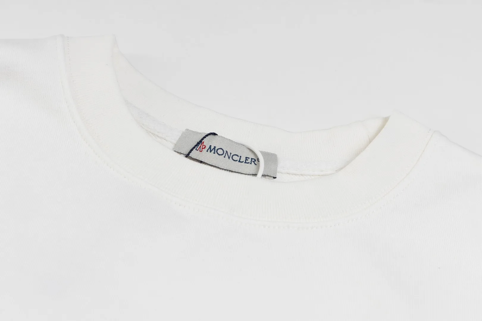 【 Quality】【 MONCLER】【In Stock 】 2024 New Arrival Premium 3D LOGO ， ， Premium ⚠️ ： 460 ， 21S 10S 26/2 1*1 ！ ， ， ， ， ， ！ Same Style ✔️ Same Style： ❗ ✔️【 Same Style， In Stock！】 ➡️Size：S M L XL XXL ➡️ ：Black White ⚠️Size Size